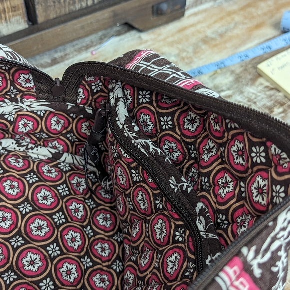 Vera Bradley "Imperial Toile" Retired, Barrel Bag - Picture 7 of 9